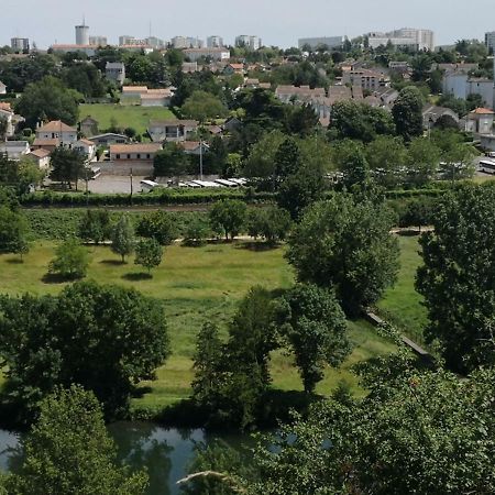 Appartement Meuble Proche Du Futuroscope Poitiers Exteriér fotografie