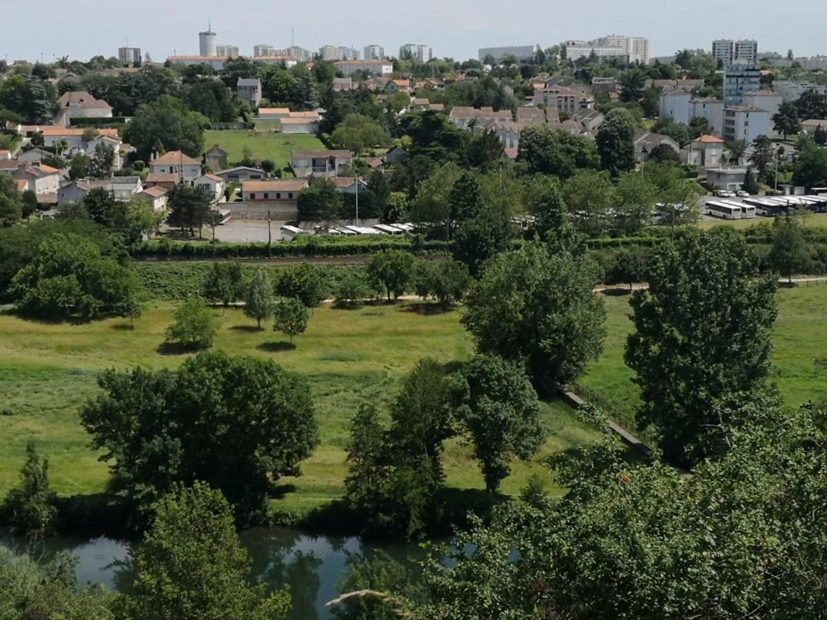Appartement Meuble Proche Du Futuroscope Poitiers Exteriér fotografie